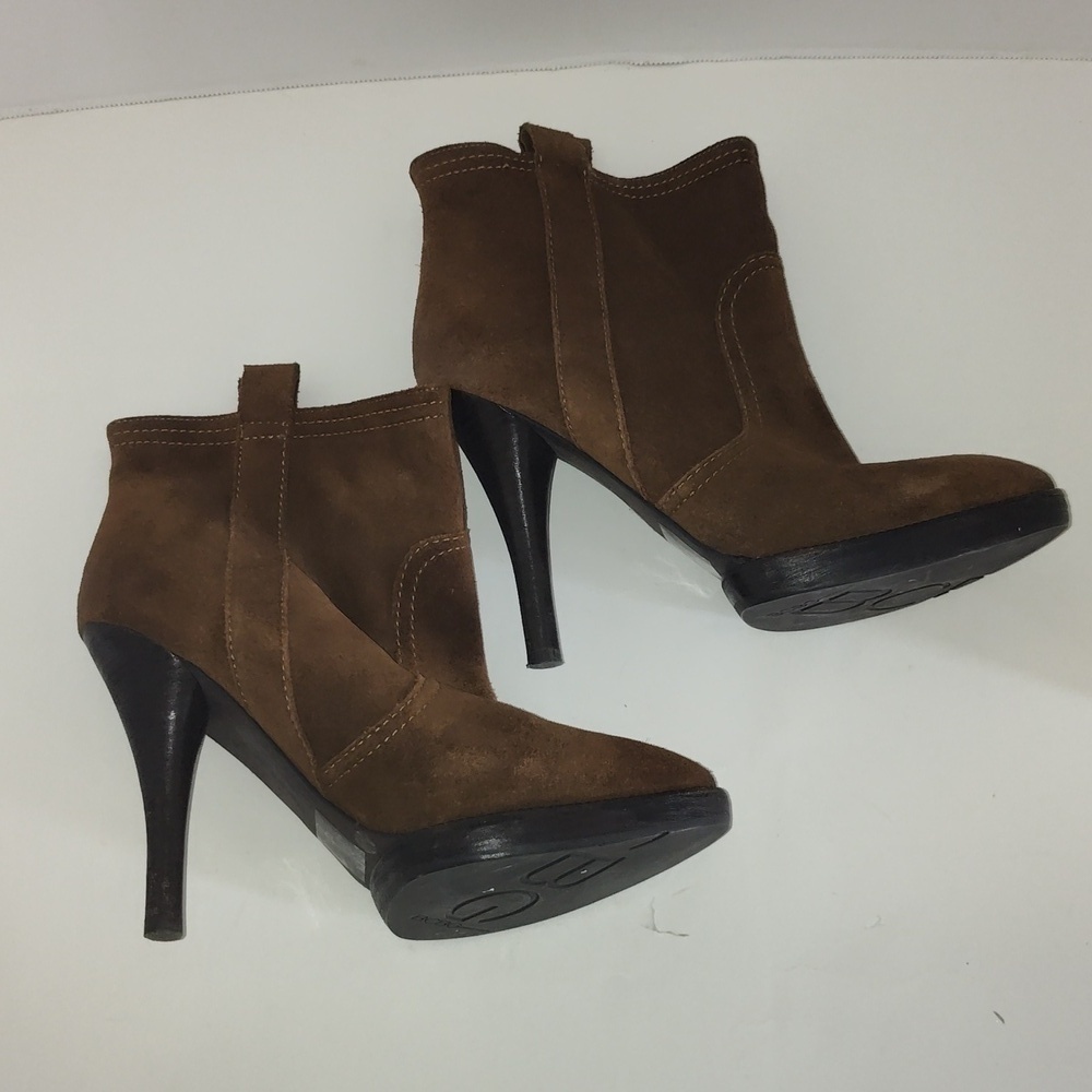 BCBG Distressed High Heel Sandra Cowboy Boots Size 9 Brown - Picture 2 of 13
